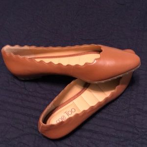 Brown scalloped flats. Built in extra cushion.